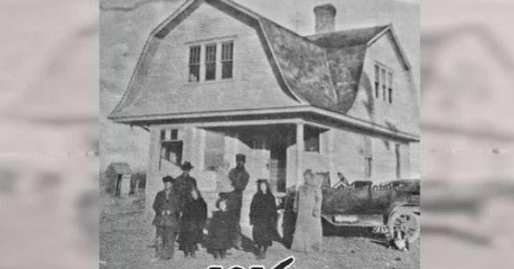 His Grandfather Bought a House From a Sears Catalog in 1916. Man Shares What the House Looks Like Now