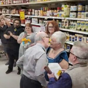 Senior couple decide to “tie the knot” in the mayonnaise aisle where they first met