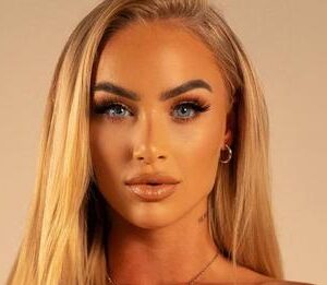 Alisha Lehmann’s braless pic leaves football beauty having to tell pal ‘please stay calm’