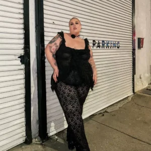 Size 22 model starts year off by reminding fans ‘how hot she is’ in lace look