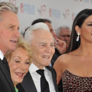 Kirk Douglas Bequeathed Entire  Million Estate to Charities, Leaving No Inheritance for Michael and Catherine Zeta-Jones