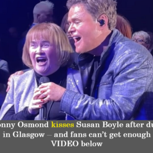 VIDEO Donny Osmond kisses Susan Boyle after duet in Glasgow