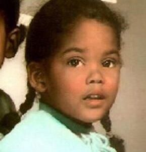 «😥She Saw her mother being kicked out of the house as a child; 💔She grew up to win an Oscar!»