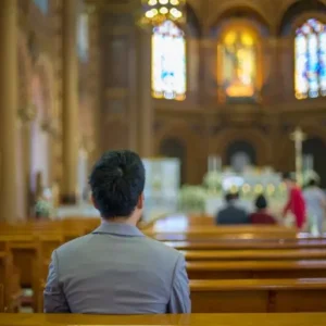 SHE SAW HER HUSBAND AT THE CHURCH, WHO GOT VANISHED 17 YEARS AGO SHE SAW HER HUSBAND AT THE CHURCH, WHO GOT VANISHED 17 YEARS AGO