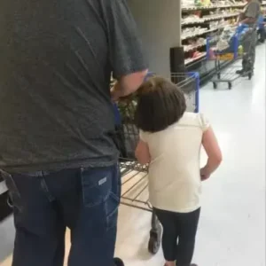 Woman Snaps Photo Of Man With Daughter After Noticing Small Detail, Sparks Police Investigation