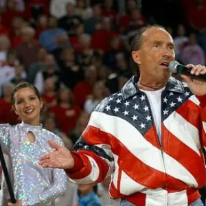 A Cappella ‘God Bless The USA’ By Home Free With Lee Greenwood And US Air Force Band