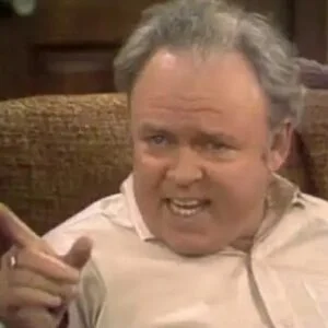 Fifty Years Later, Archie Bunker’s Defence of the National Anthem Scene Is Still Going Viral Fifty Years Later, Archie Bunker’s Defence of the National Anthem Scene Is Still Going Viral