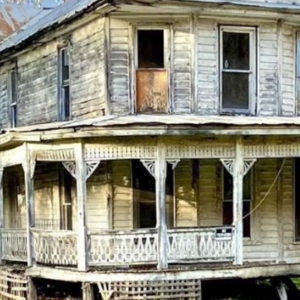 It Appeared As If This House Was About To Collapse!