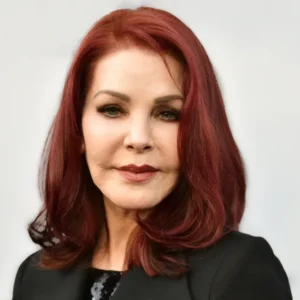 Priscilla Presley’s Teen Granddaughter Looks Like ‘Nona’s Twin’ in New Photo, Leaving Fans Amazed