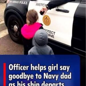 (VIDEO) Officer helps girl say