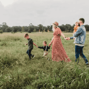 The Shocking Discovery in a Family Picture That Led to Divorce The Shocking Discovery in a Family Picture That Led to Divorce