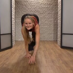 Woman who ‘walks on all fours like a dog’ shares effect it has on her body Woman who ‘walks on all fours like a dog’ shares effect it has on her body