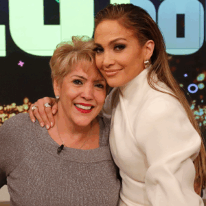 17 Celebrity Moms Who Passed Down Their Gorgeous Genes to Hollywood’s Most Beautiful Stars