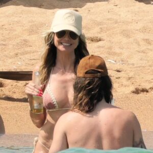 Supermodel Icon Spotted in Stunning Seaside Moment!: Who Is She?