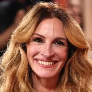 Fans Can’t Believe Their Eyes: Julia Roberts’ Latest Appearance Has Everyone Talking About Her Timeless Beauty