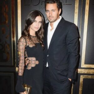 Famous Model Looks Completely Different in This  Beach Throwback!: Can You Recognize the Couple?
