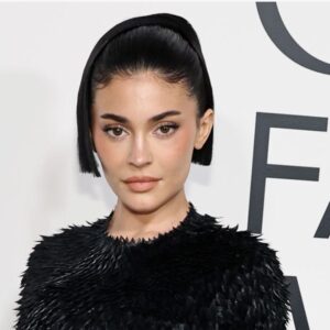 Kylie Jenner Didn’t Just Glow Up—She “Engineered” a Whole New Beauty Standard